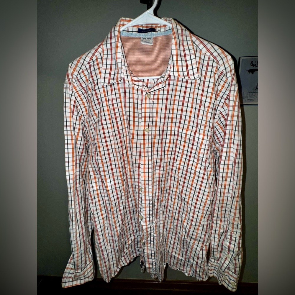 Old Navy Men’s Long Sleeve Plaid Classic Fit Business Casual Dress Shirt - Large